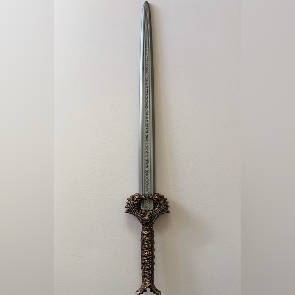 Factory Entertainment Wonder Woman God Killer Sword Scaled Replica - Picture 2 of 6